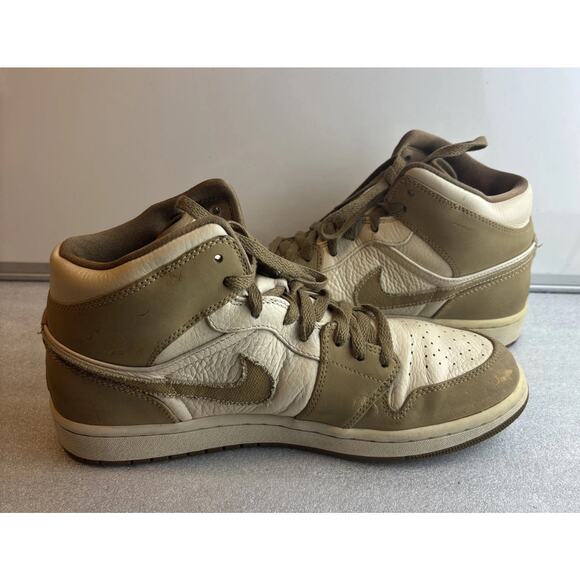 Jordan 1 Retro Armed Forces Pearl White Men’s Size 10 main image 4